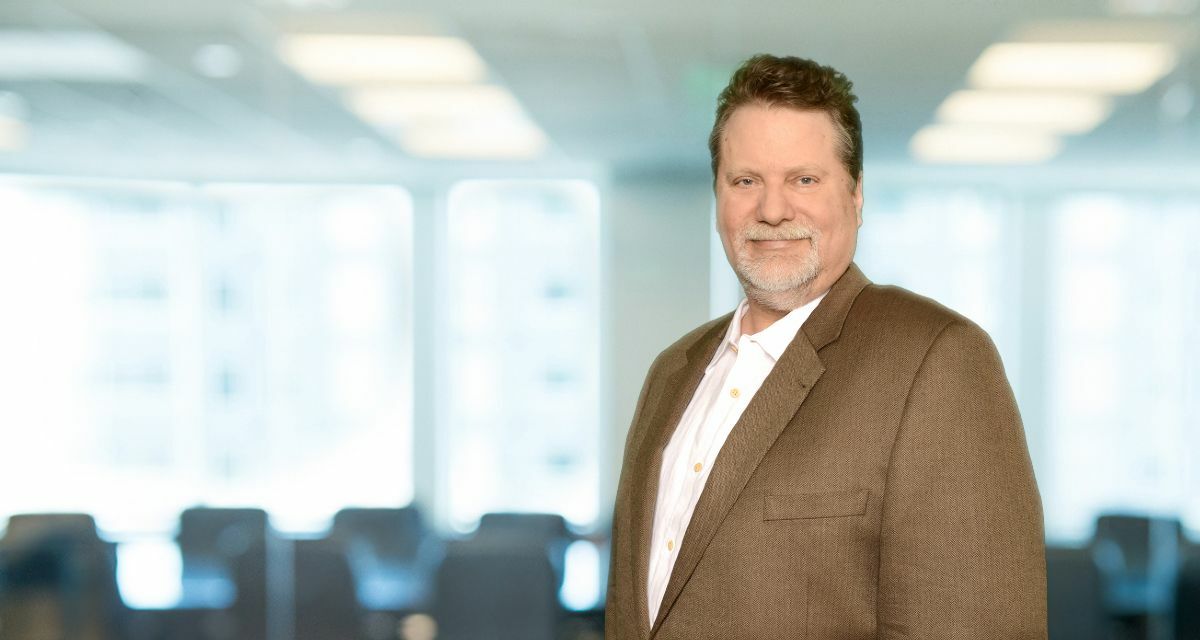 Nicholas Vinolus, Holthouse Carlin & Van Trigt LLP Photo